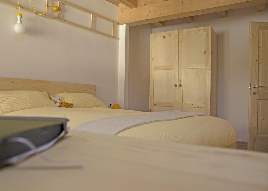 Le Castagne Matte Bed and Breakfast Stenico Rum bild